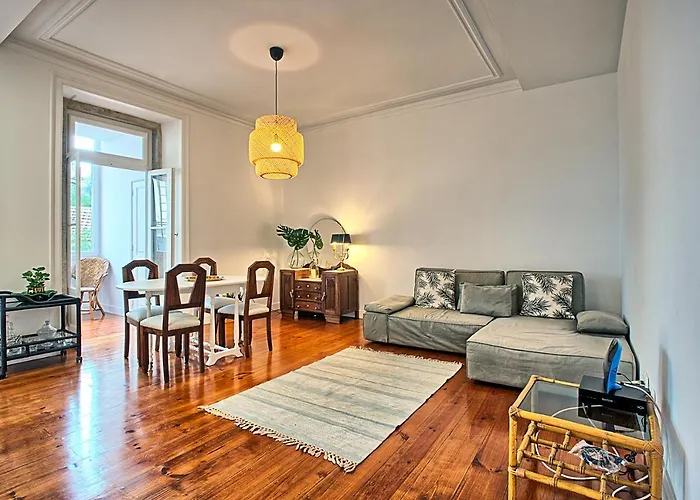 Bernardim Ribeiro Apartment